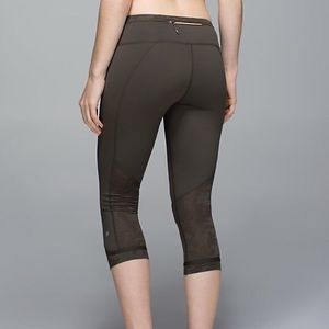 Deep Camo Lululemon Run For Days Crop!  Rare